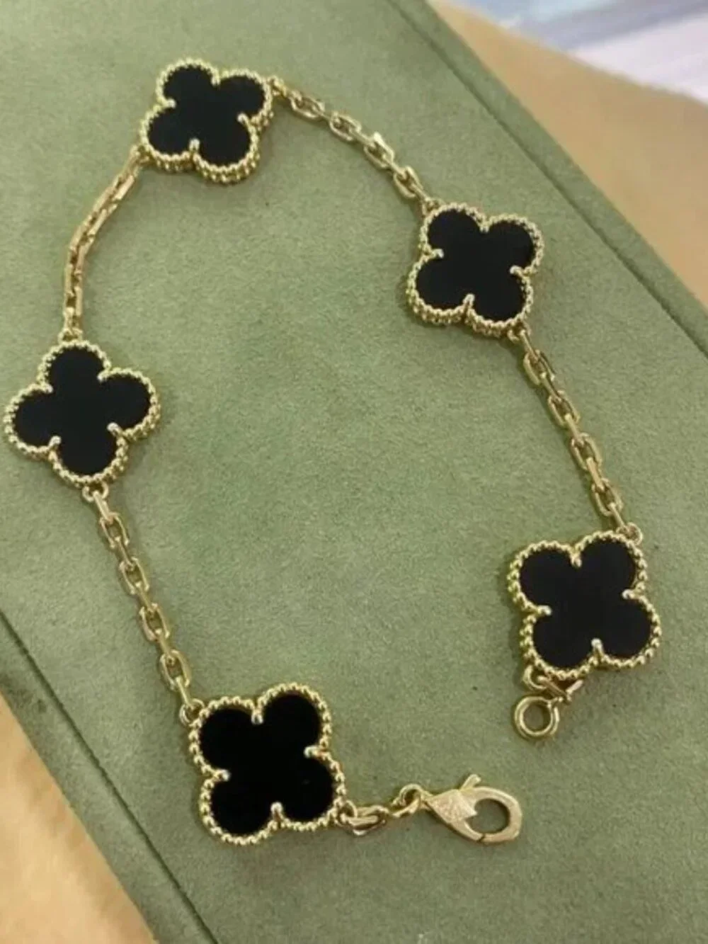 Van Cleef & Arpels. chic finely